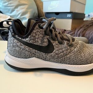 Nike LeBron witness 3 Black and Gray Sneakers